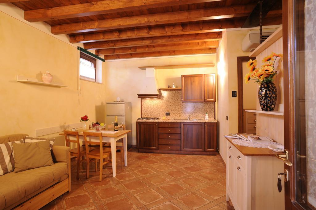 Maison d'hôtes Agriturismo Gian Galeazzo Visconti à Valeggio sul Mincio Chambre photo