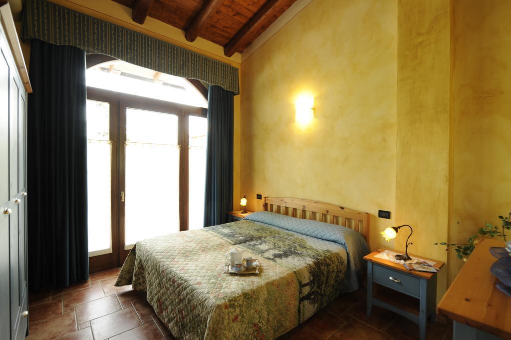 Maison d'hôtes Agriturismo Gian Galeazzo Visconti à Valeggio sul Mincio Chambre photo